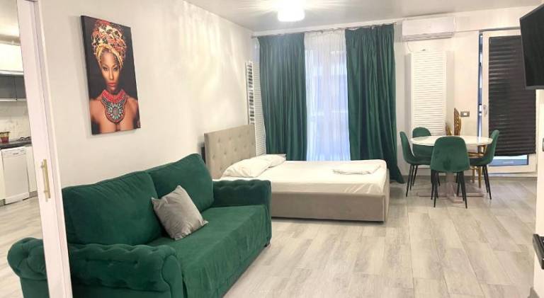 Holiday apartment with pool | Next to the beach | Pet-friendly in Constanta