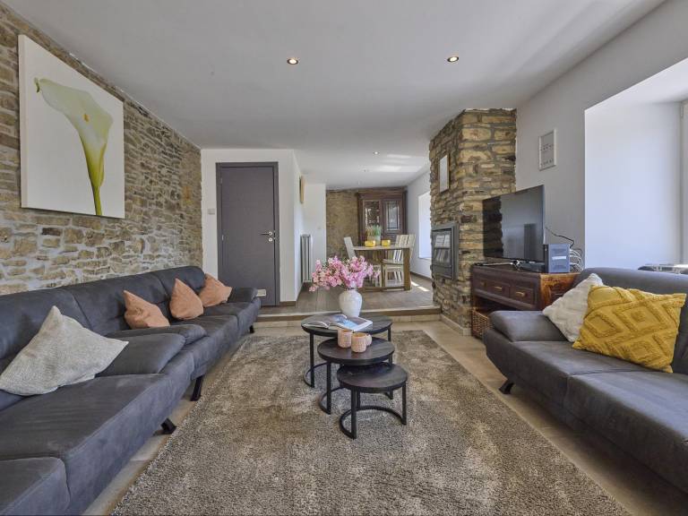 Vacation home with patio & yard — photo 2