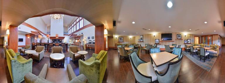 Hampton Inn & Suites by Hilton Calgary-University Northwest — photo 5