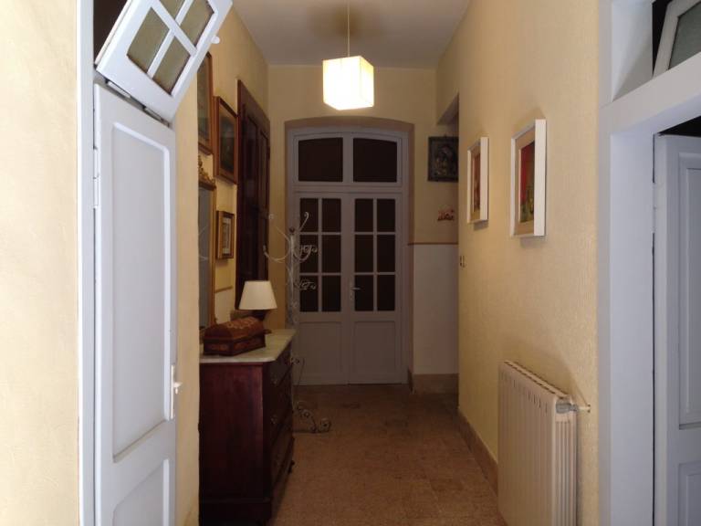 Child-friendly pleasant villa with terrace | Pets allowed — photo 3