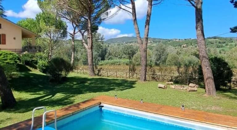 Vacation home with pool — photo 3