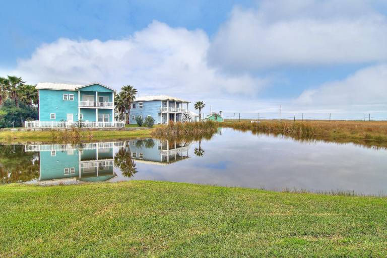 Casa Las Palmas - Pet Friendly! Boardwalk to the Beach! in Port Aransas, TX