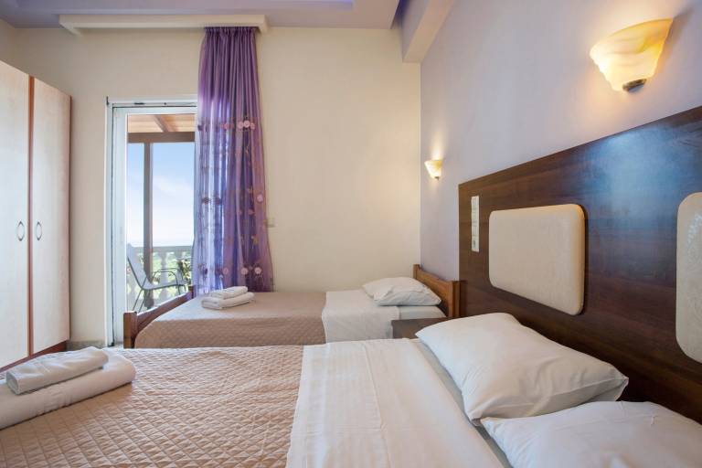 Studio 'Zante View Family 1' with Sea View, Shared Pool and Wi-Fi — photo 4