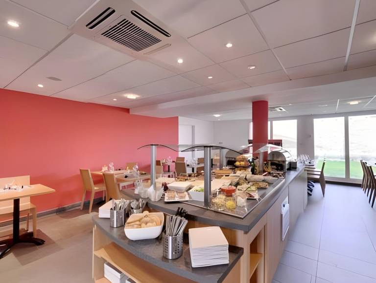 Brit Hotel Reims Croix Blandin — photo 2
