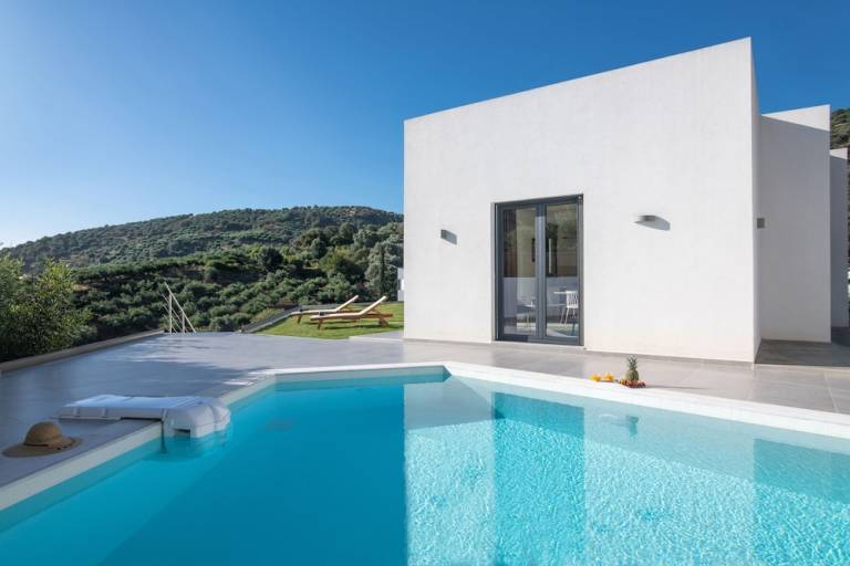 Villa Palaiokastro