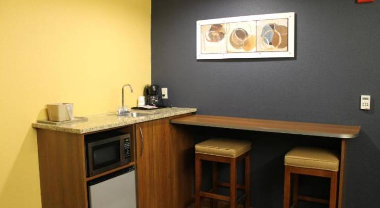 Microtel Inn & Suites by Wyndham Kearney — photo 4