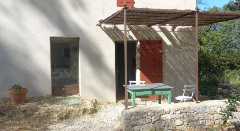 House with 1 room for 3 persons in Gemenos