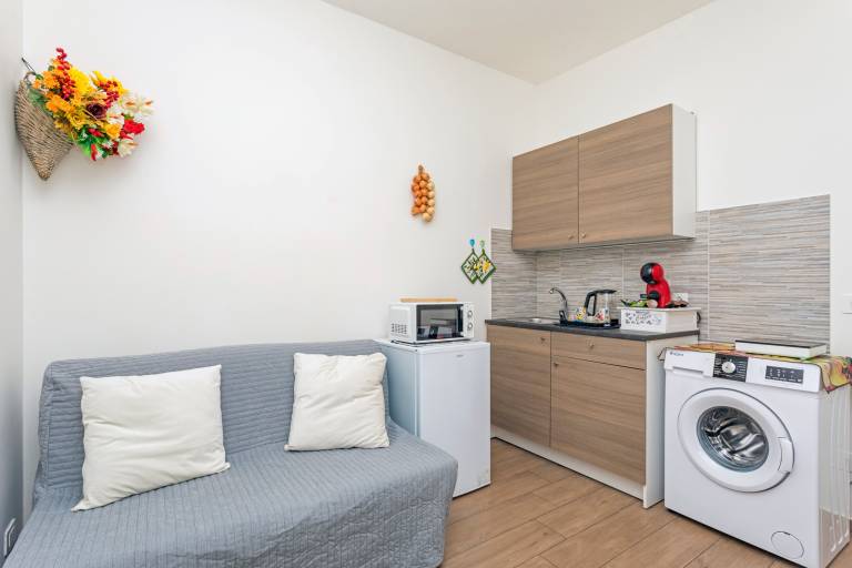 Family-oriented apartment with patio & fast internet | Next to Castello Ursino | City view | Pets are welcome — photo 3