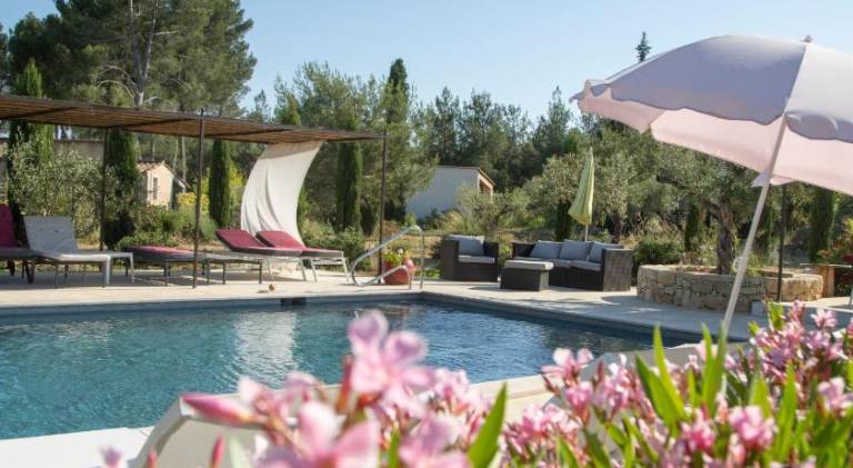 Rental apartment with pool in St.-Rémy-de-Provence