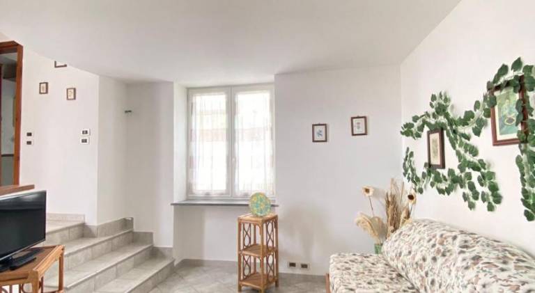 House with terrace — photo 2