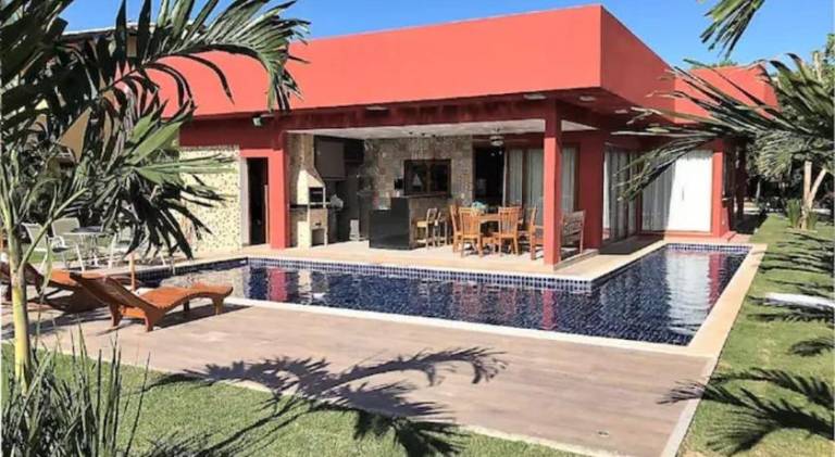 Vacation home with pool — photo 3