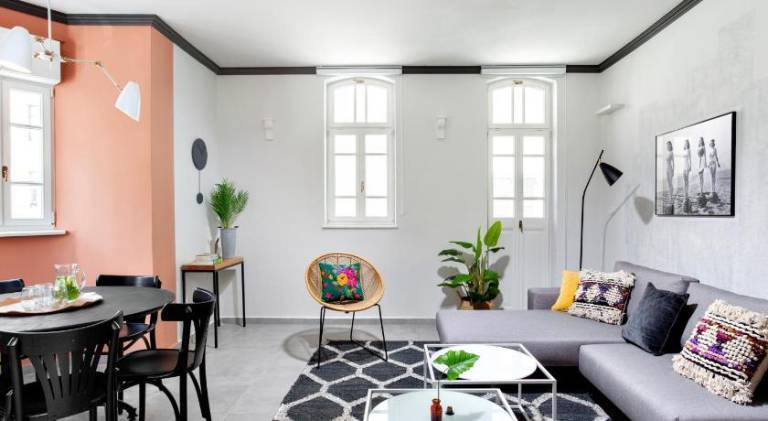 Rental apartment with patio & yard | Next to Neve Tzedek | Good for workation | Pets are welcome in Tel Aviv
