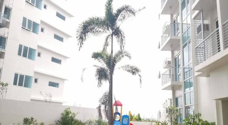 Lovely serviced apartment with pool, garden & patio | Dogs allowed — photo 3