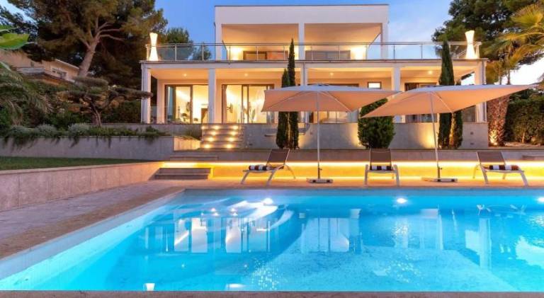 Modern exclusive Villa with Pool and Mountain View in Calvià