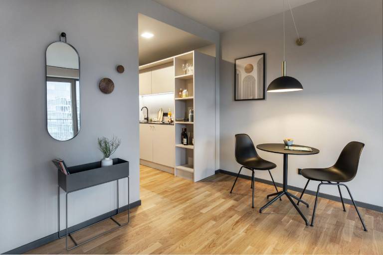 Apartment with patio — photo 4