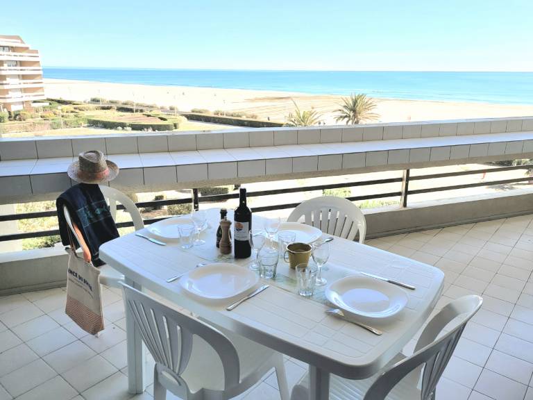 Modern T2 Canet-en-Roussillon, sleeps 4, beach access, WiFi, garage — photo 2