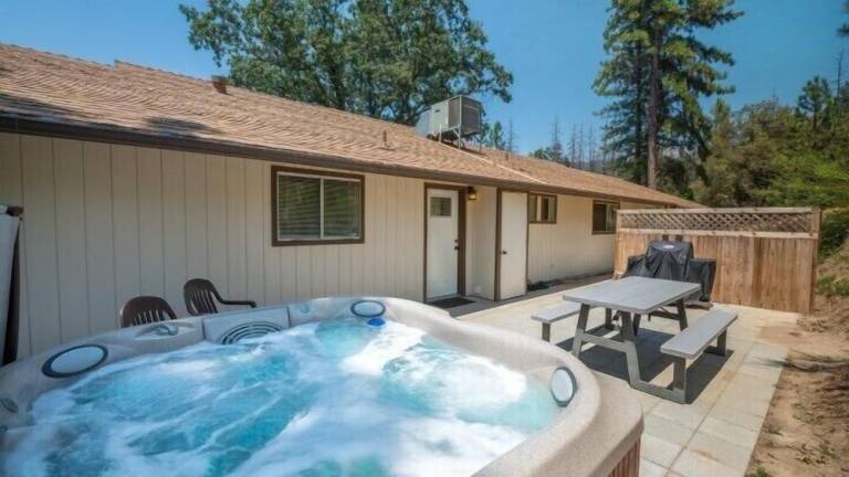 Cabin Oakhurst