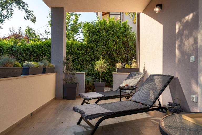 Holiday apartment with terrace — photo 5