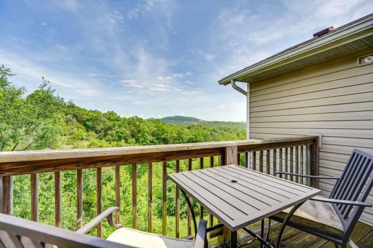 Mtn-View Gem w/ Hot Tub Access: Branson Condo — photo 2