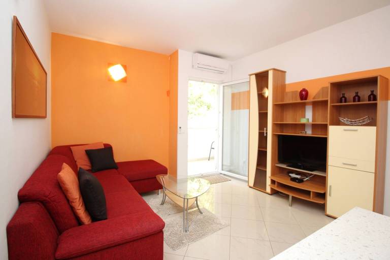 Apartment with terrace in Baska