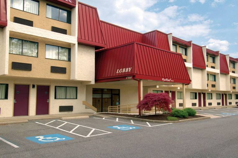 Red Roof Inn Cleveland Airport-Middleburg Heights — photo 4