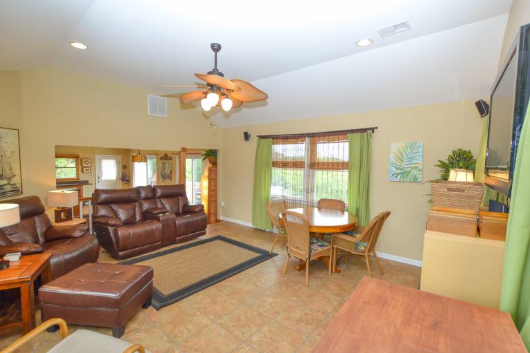 Pet Friendly home in Bayberry Bluffs! — photo 5
