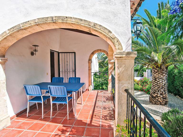 Fully equipped beautiful vacation home with private pool, garden & grill | Pet-friendly — photo 3