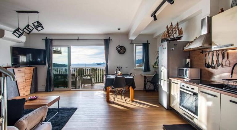 Big apartment with pool | Pet-friendly in Konavle