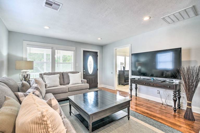 1 Mi to Pier & Beaches! Family Home in Galveston — photo 5