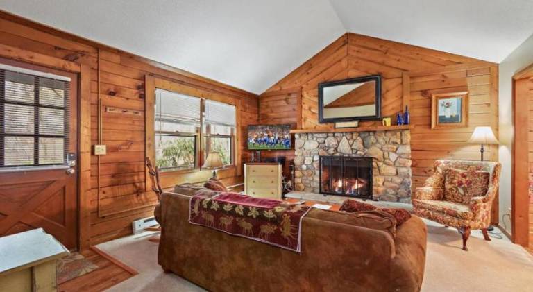 Vacation home with jacuzzi in Blowing Rock, NC