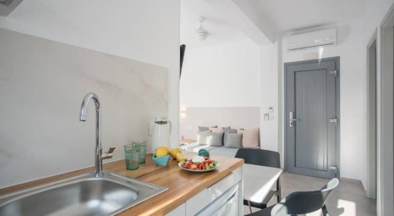 Child-friendly pleasant serviced apartment with garden & patio | Beach nearby | Pets are welcome — photo 4