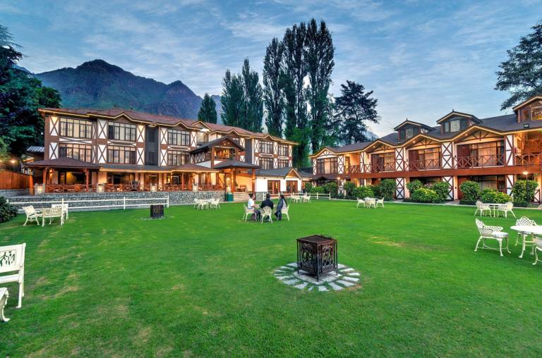 Resort  Nishat