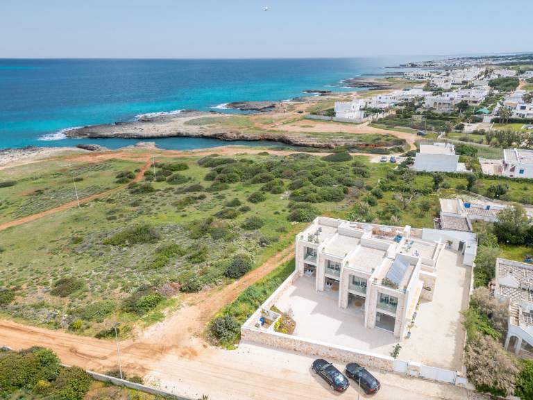 Villa with hot tub, patio & BBQ | Sea view | Pets are welcome — photo 3