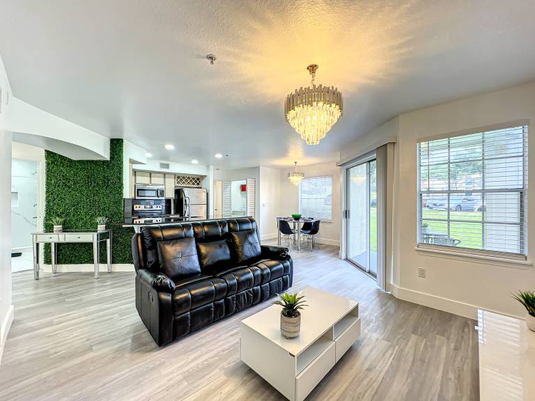 Family-friendly charming condo with private pool & garden | Dogs allowed in Orlando, FL