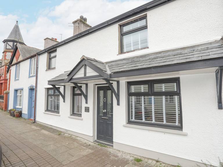 Cottage Cemaes Bay