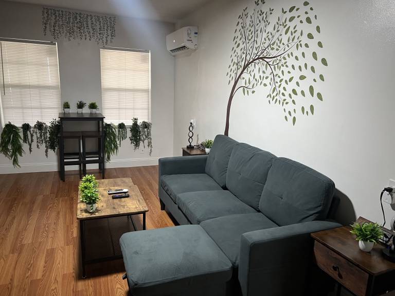 Apartment  North Hills