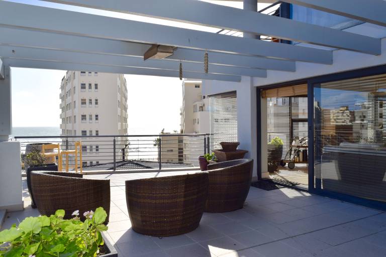 Slick Stylish Beachfront Apartment