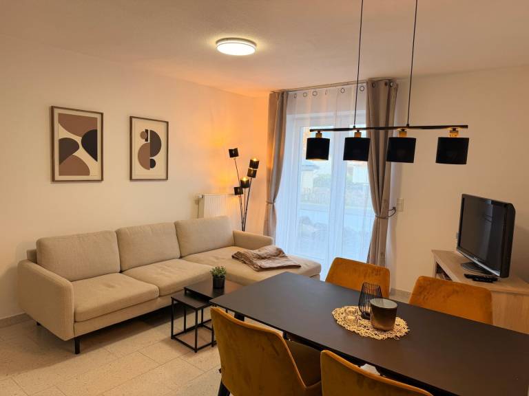 Spacious holiday apartment in Winterberg with terrace and private parking — photo 2