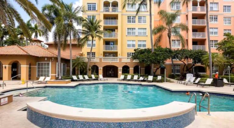 Rental apartment with hot tub & pool | Dogs allowed — photo 2