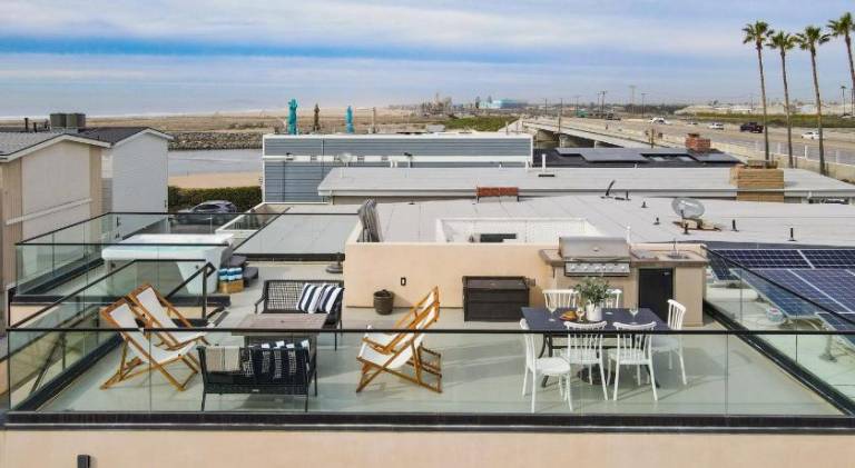 House with hot tub in Newport, CA