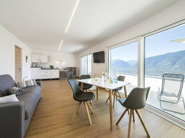 Ferienwohnung mit Pool in Schenna, Trentino-Südtirol f&uuml;r max. 4 Personen