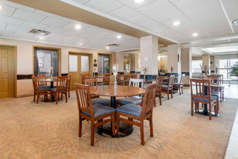 Best Western Rocky Mountain House Inn & Suites — photo 5