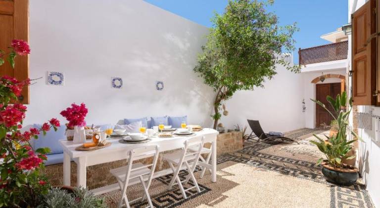 Fully equipped beautiful villa with patio | Beach nearby | Suitable for remote work | Pets allowed — photo 4
