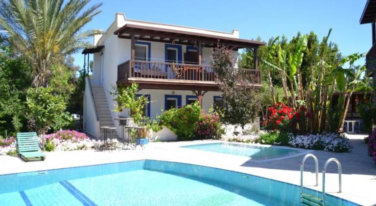 Serviced apartment with terrace, yard & barbeque | Dogs allowed in Bodrum