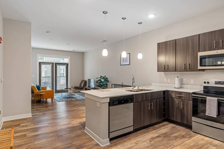 CozySuites Penrose 1BR 1BA on Mass w pool parking — photo 4