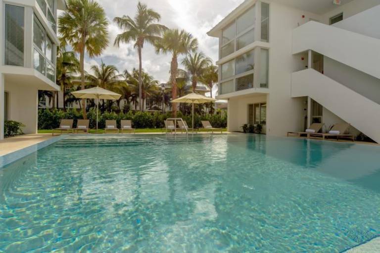 Apartment Key Biscayne