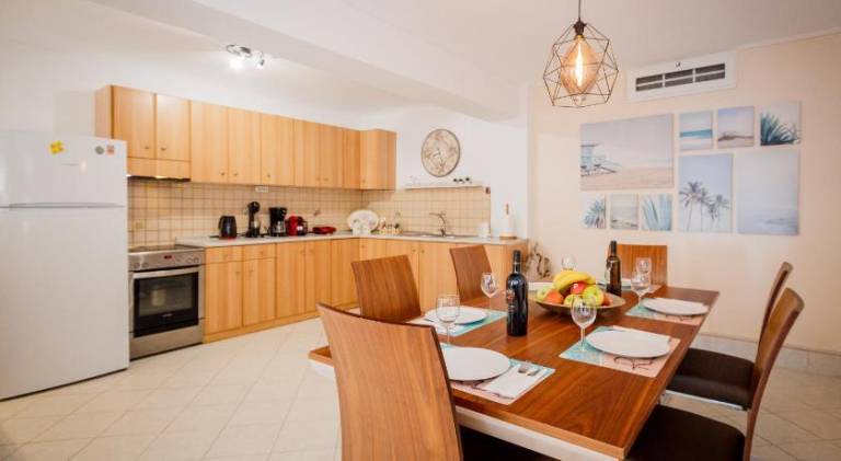 Rental apartment with barbecue, terrace & yard | Close to the beach | Pets allowed — photo 3