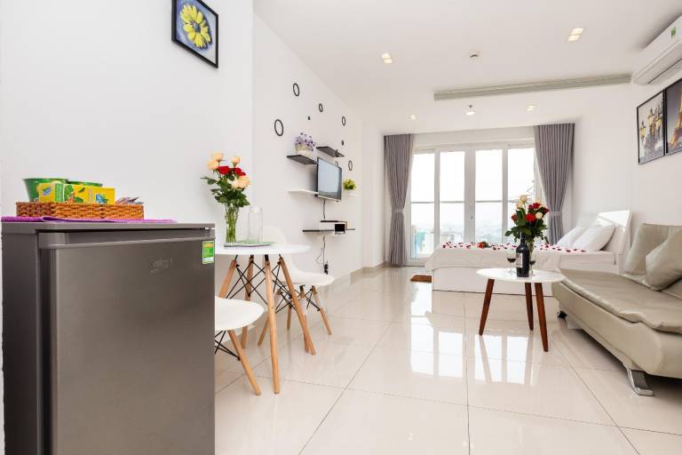 Beautiful apartment with pool | Perfect for remote work | Dogs allowed in Ho Chi Minh City