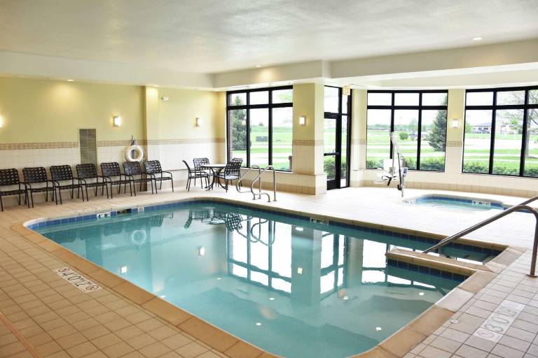 Hilton Garden Inn Oconomowoc — photo 5
