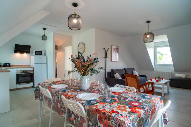 Rental apartment with patio & yard — photo 2